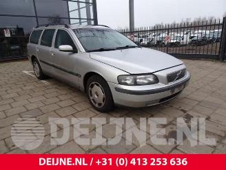 krockskadad bil auto Volvo V-70 V70 (SW), Combi, 1999 / 2008 2.4 20V 170 2003/5