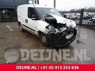 Coche siniestrado Opel Combo Combo, Van, 2012 / 2018 1.3 CDTI 16V ecoFlex 2015/10