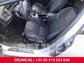 Volvo V-40 V40 (MV), Hatchback 5-drs, 2012 / 2019 2.0 T3 16V picture 23