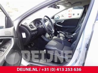 Volvo V-40 V40 (MV), Hatchback 5-drs, 2012 / 2019 2.0 T3 16V picture 21