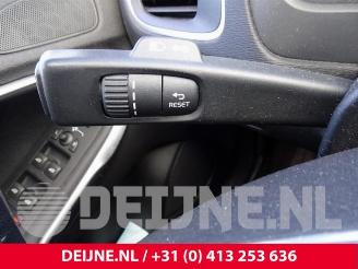 Volvo V-40 V40 (MV), Hatchback 5-drs, 2012 / 2019 2.0 T3 16V picture 24