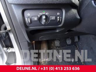 Volvo V-40 V40 (MV), Hatchback 5-drs, 2012 / 2019 2.0 T3 16V picture 19
