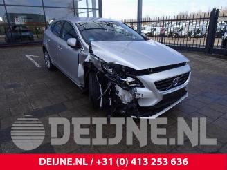 skadebil auto Volvo V-40 V40 (MV), Hatchback 5-drs, 2012 / 2019 2.0 T3 16V 2016