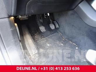 Volvo V-40 V40 (MV), Hatchback 5-drs, 2012 / 2019 2.0 T3 16V picture 20