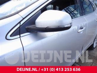 Volvo V-40 V40 (MV), Hatchback 5-drs, 2012 / 2019 2.0 T3 16V picture 12