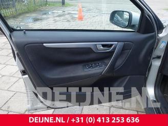 Volvo S-60 S60 I (RS/HV), Sedan, 2000 / 2010 2.4 20V 140 picture 15