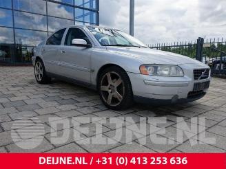 skadebil auto Volvo S-60 S60 I (RS/HV), Sedan, 2000 / 2010 2.4 20V 140 2005/1
