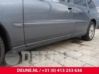 Volvo V-70 V70 (SW), Combi, 1999 / 2008 2.4 D5 20V picture 11