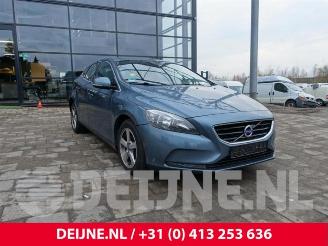 krockskadad bil auto Volvo V-40 V40 (MV), Hatchback 5-drs, 2012 / 2019 1.6 D2 2013/12