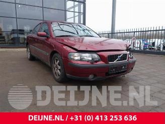 Damaged car Volvo S-60 S60 I (RS/HV), Sedan, 2000 / 2010 2.4 20V 140 2003/4