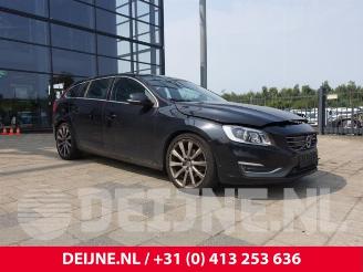 Damaged car Volvo V-60 V60 I (FW/GW), Combi, 2010 / 2018 2.0 D3 20V 2014/7