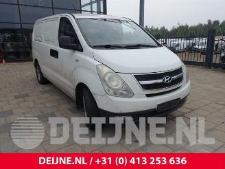 Salvage car Hyundai H-300 H-300, Van, 2008 2.5 CRDi 2011/9