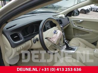 Volvo V-60 V60 I (FW/GW), Combi, 2010 / 2018 2.0 D4 16V picture 19