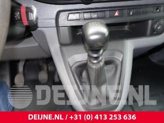 Peugeot Expert Expert (V1/VA/VB/VE/VF/VT/VY), Van, 2016 2.0 Blue HDi 120 16V picture 30