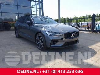 Unfallwagen Volvo V-60 V60 II (ZW), Combi, 2018 2.0 T6 16V Twin Engine 2021
