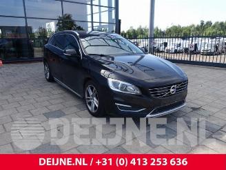rozbiórka samochody osobowe Volvo V-60 V60 I (FW/GW), Combi, 2010 / 2018 2.4 D6 20V Plug-in Hybrid AWD 2013/12