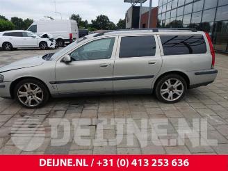 Volvo V-70 V70 (SW), Combi, 1999 / 2008 2.4 20V 170 picture 4