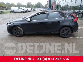 Volvo V-40 V40 (MV), Hatchback 5-drs, 2012 / 2019 2.0 D2 16V picture 4