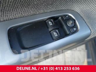 Volvo C-30 C30 (EK/MK), Hatchback 3-drs, 2006 / 2012 1.6 D 16V picture 19