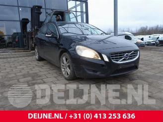 Sloopauto Volvo V-60 V60 I (FW/GW), Combi, 2010 / 2018 1.6 T3 16V 2013/2