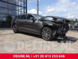 demontáž osobní automobily Volvo V-60 V60 II (ZW), Combi, 2018 2.0 T8 16V Plug-in Hybrid AWD 2019/10