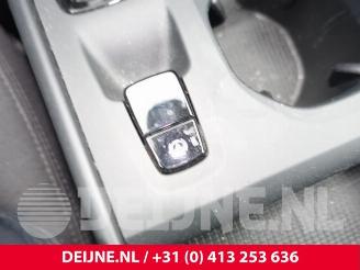 Volvo XC40 XC40 (XZ), SUV, 2017 1.5 T4 Plug-in Hybrid 12V picture 27