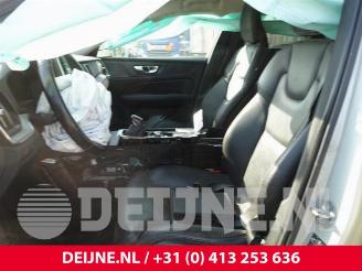 Volvo V-60 V60 Cross Country I (FZ), Combi, 2010 / 2018 2.0 D3 16V picture 19