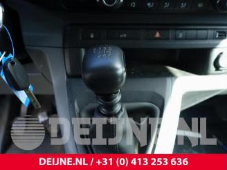Peugeot Expert Expert (V1/VA/VB/VE/VF/VT/VY), Van, 2016 2.0 Blue HDi 150 16V picture 25