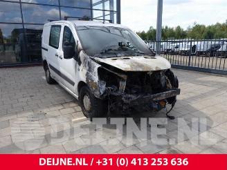 Vaurioauto  passenger cars Peugeot Expert Expert (G9), Van, 2007 / 2016 2.0 HDi 120 2009/8
