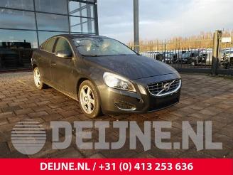 disassembly passenger cars Volvo S-60 S60 II (FS), Sedan, 2010 / 2018 2.0 D3 20V 2011/5