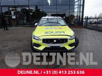 Volvo V-60 V60 Cross Country II (ZZ), Combi, 2018 2.0 B4 16V Mild Hybrid AWD picture 2