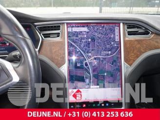 Tesla Model S Model S, Liftback, 2012 / 2026 75D picture 25