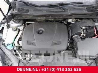 Volvo V-40 V40 (MV), Hatchback 5-drs, 2012 / 2019 1.5 T2 16V Geartronic picture 35