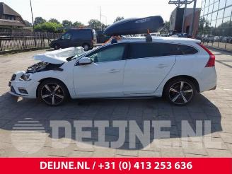 Volvo V-60 V60 I (FW/GW), Combi, 2010 / 2018 2.0 T4 16V picture 4
