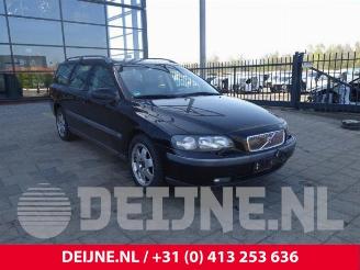 Coche siniestrado Volvo V-70 V70 (SW), Combi, 1999 / 2008 2.4 T 20V 2000/7