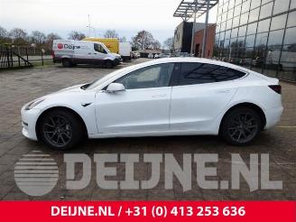 Tesla Model 3 Model 3, Sedan, 2017 Long Range AWD 75 kWh picture 4