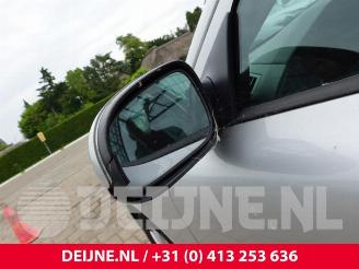 Volvo V-70 V70 (SW), Combi, 1999 / 2008 2.4 20V 140 picture 12