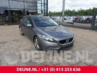 Purkuautot passenger cars Volvo V-40 V40 (MV), Hatchback 5-drs, 2012 / 2019 2.0 D3 16V 2018/4