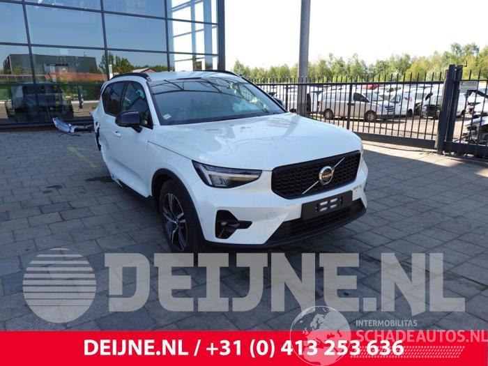 Volvo XC40 XC40 (XZ), SUV, 2017 2.0 B4 16V Mild Hybrid Autom.