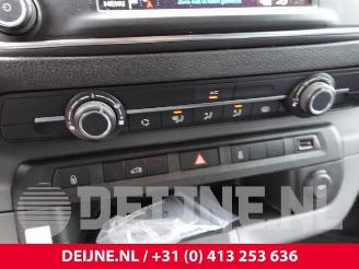 Peugeot Expert Expert (V1/VA/VB/VE/VF/VT/VY), Van, 2016 2.0 Blue HDi 120 16V picture 28