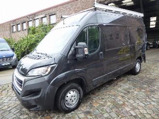 Damaged car Peugeot Boxer Asphalt 2020/6