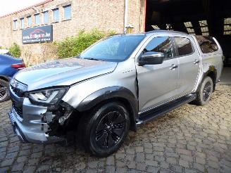 uszkodzony samochody osobowe Isuzu D-Max V Cross 2022/5