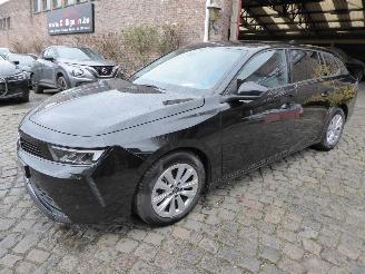 damaged passenger cars Opel Astra Sports Tourer Business Edition 2023/9
