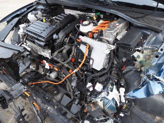 Volkswagen Passat GTE picture 7