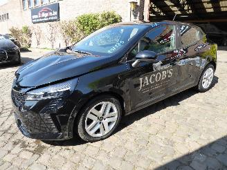 uszkodzony samochody osobowe Renault Clio  2024/7