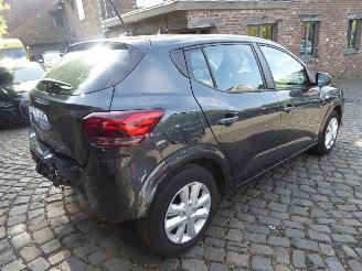 Dacia Sandero Expression picture 5