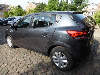 Dacia Sandero Expression picture 8