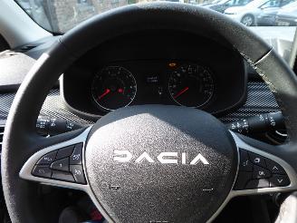 Dacia Sandero Expression picture 12