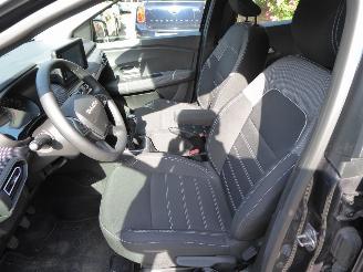Dacia Sandero Expression picture 9
