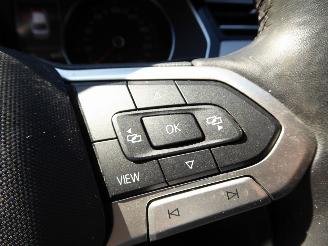 Volkswagen Passat Business picture 21